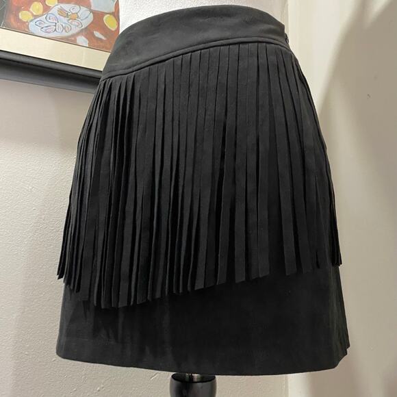 New With Tags JACK Mini Skirt  Size 6 Faux Suede with  Long Fringe - Picture 3 of 9
